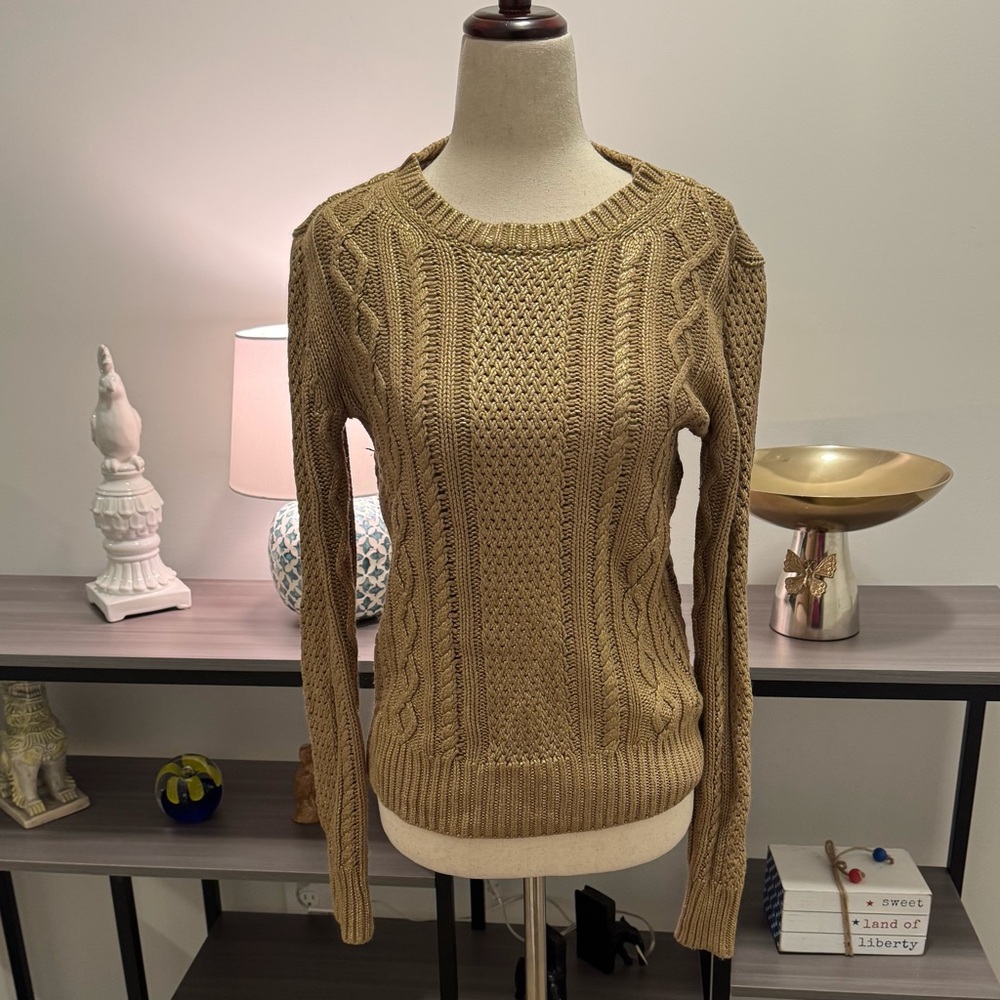✨ Michael Kors Metallic Cable-Knit Pullover Sweater – Gold Camel (Size Small)